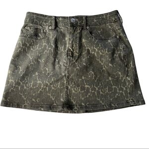 American Eagle AEO Next Level Stretch Green Leopard Print Camo Mini-Skirt 8x14.5